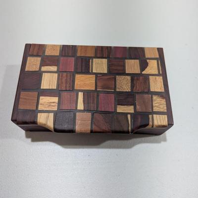 Trinket Box Multi Wood Inlaid Square Design Hinged (SR)