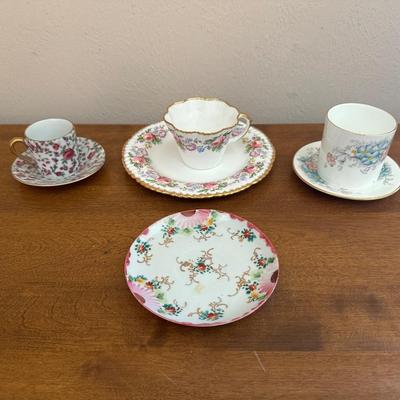 BONE CHINA TEA CUPS AND SAUCERS