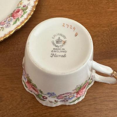 BONE CHINA TEA CUPS AND SAUCERS