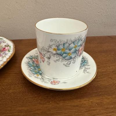 BONE CHINA TEA CUPS AND SAUCERS