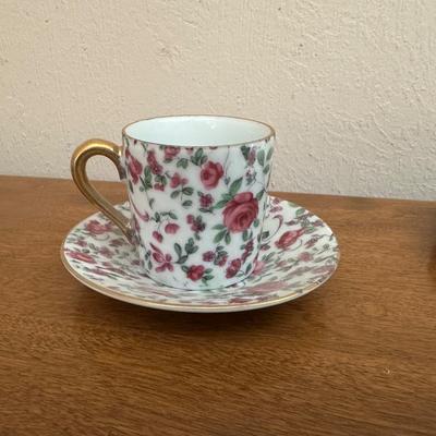 BONE CHINA TEA CUPS AND SAUCERS