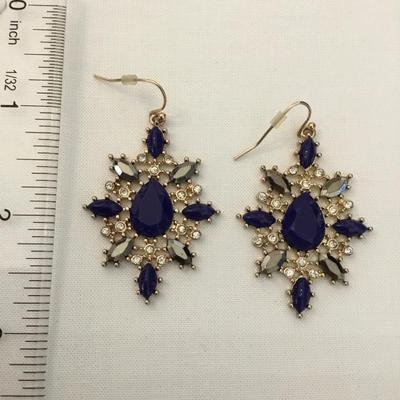 Cute gold tone costume earrings