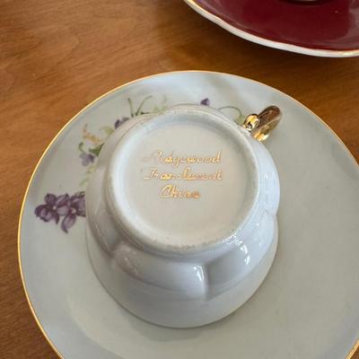 ARTHUR WOOD & SON TEAPOT WITH TEA CUPS AND SAUCERS