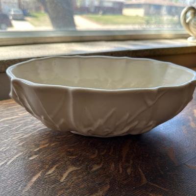 CERAMIC APPLE PITCHER, GRAVY BOAT & CERAMIC SERVING BOWL
