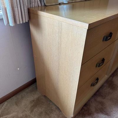 6 DRAWER DRESSER WITH MIRROR