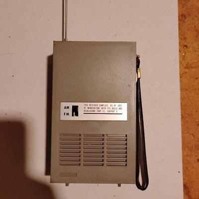 Vintage Midland Solid State AM/FM Handheld Radio