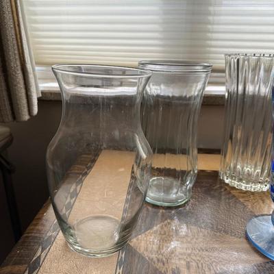 ASSORTMENT OF GLASS VASES