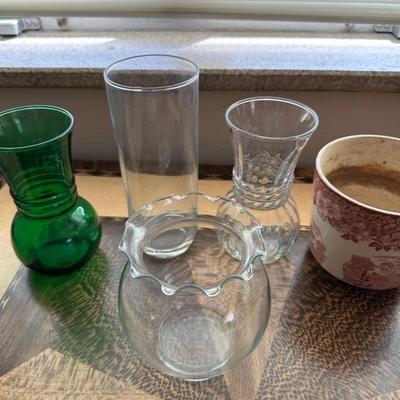 ASSORTMENT OF VASES