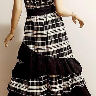 Vtg 60-70s Magnificent Blk/Wht/Gray plaid Asymmetrical Maxi dress
