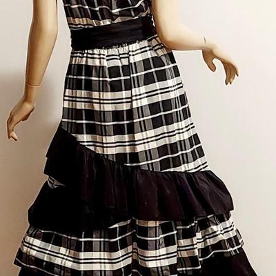 Vtg 60-70s Magnificent Blk/Wht/Gray plaid Asymmetrical Maxi dress