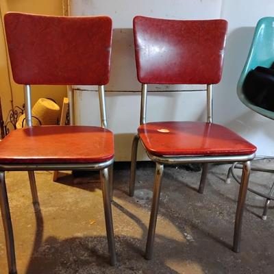 Vintage Table w/4 chairs