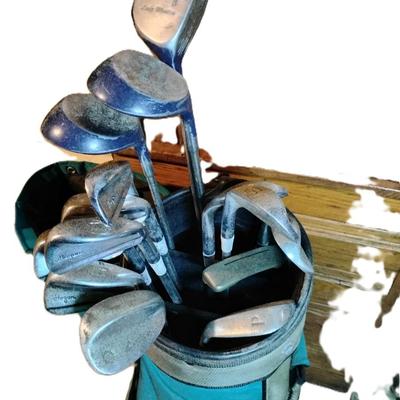Full set of womans golf clubs w/golf bag