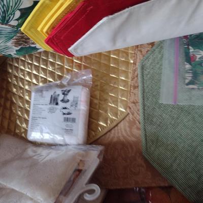 Collection of Table Linens- Place Mats and Table Cloths