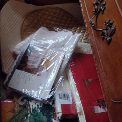 Collection of Table Linens- Place Mats and Table Cloths