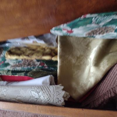 Collection of Table Linens- Place Mats and Table Cloths