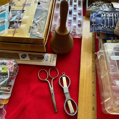 NICE LOT OF SEWING NOTIONS