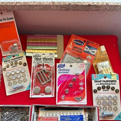 NICE LOT OF SEWING NOTIONS