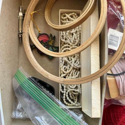 GOOD VARIETY OF SEWING NOTIONS