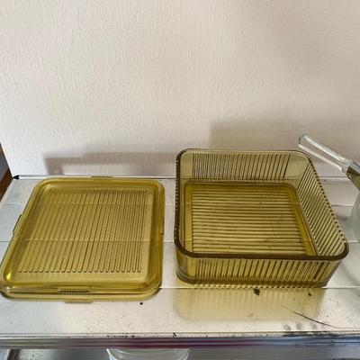VINTAGE PYREX POT, CORNING WARE CONTAINERS AND VINTAGE FEDERAL AMBER GLASS REFRIGERATOR BOX