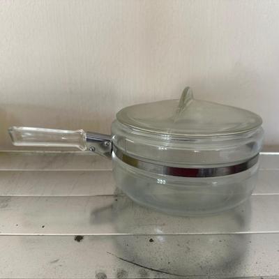VINTAGE PYREX POT, CORNING WARE CONTAINERS AND VINTAGE FEDERAL AMBER GLASS REFRIGERATOR BOX