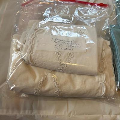 EMBROIDERED FULL FLAT SHEET WITH 2 PILLOWCASES, TABLE CLOTH WITH NAPKINS AND 4 NAPKINS
