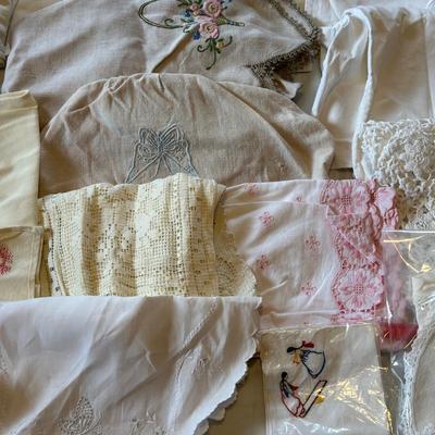 HANDMADE TABLE CLOTHS, NAPKINS AND DOILIES