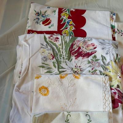 HANDMADE TABLE CLOTHS, NAPKINS AND DOILIES