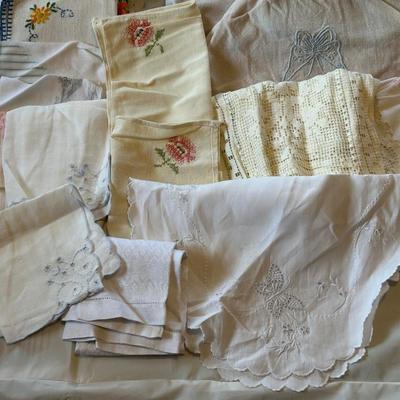 HANDMADE TABLE CLOTHS, NAPKINS AND DOILIES