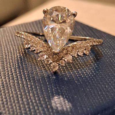Stunning 2ct Moissanite Diamond Ring Size 7