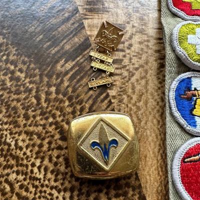 VINTAGE BOY SCOUTS SASH WITH MERIT BADGES, NECKERCHIEF HOLDERS AND WEBELOS TRICOLOR RIBBON WITH PINS