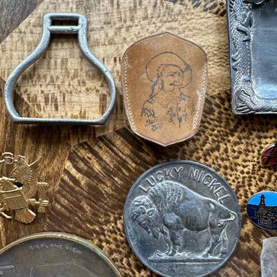 NICE ASSORTMENT OF PATCHES, PINS, VINTAGE MAGNIFYING GLASS LOUPE, METAL COINS AND MORE