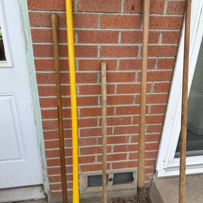 VARIETY OF YARD TOOLS AND A PUSH BROOM