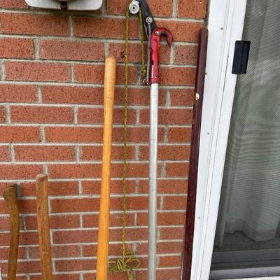 EXTENDED TREE PRUNER, AXE, SLEDGE HAMMER AND YARD TOOLS