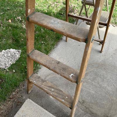 5 FOOT WOODEN STEP LADDER AND VINTAGE METAL STEP STOOL