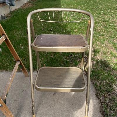 5 FOOT WOODEN STEP LADDER AND VINTAGE METAL STEP STOOL