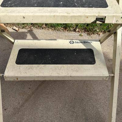 5 FOOT WOODEN STEP LADDER AND BLACK & DECKER STOWAWAY 2 STEP METAL FOLDING STEP STOOL