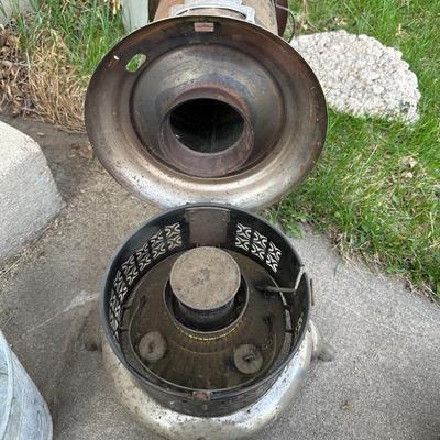 VINTAGE PERFECTION KEROSENE OIL HEATER AND 2 GALVANIZED METAL BUCKETS