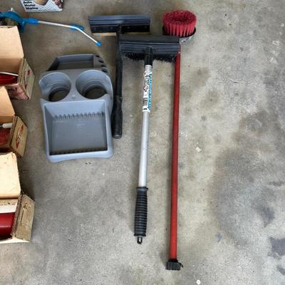 JET X POWER WASHERS, CENTER CONSOLE ORGANIZER WITH CUP HOLDERS AND SQUEEGEES
