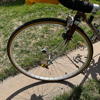 VINTAGE NISHIKI INTERNATIONAL TOURING BIKE