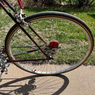 VINTAGE NISHIKI INTERNATIONAL TOURING BIKE