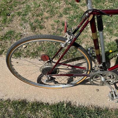 VINTAGE NISHIKI INTERNATIONAL TOURING BIKE