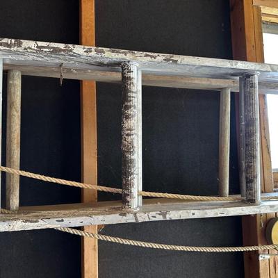 ALUMINUM EXTENSION LADDER