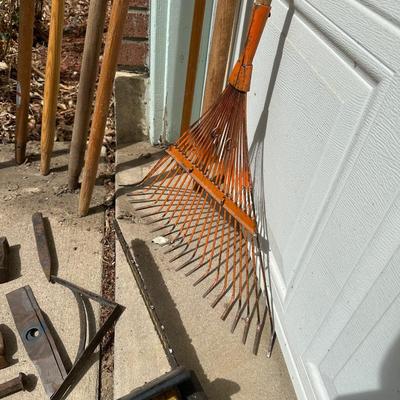 ELECTRIC CHAIN SAW, WEDGES, AXE HEADS, HAND TOOLS, ETC