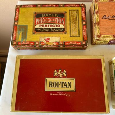 6 VINTAGE CIGAR BOXES AND 2 VINTAGE CLARK’S THREAD BOXES