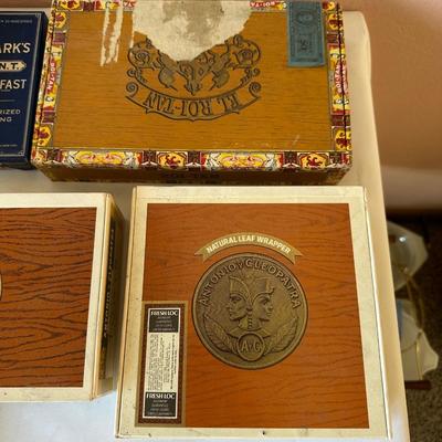 6 VINTAGE CIGAR BOXES AND 2 VINTAGE CLARK’S THREAD BOXES