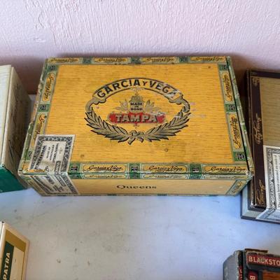 5 VINTAGE CIGAR BOXES AND 2 VINTAGE CLARK’S THREAD BOXES