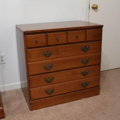 Vintage Thomasville Traditional Chest of Drawers