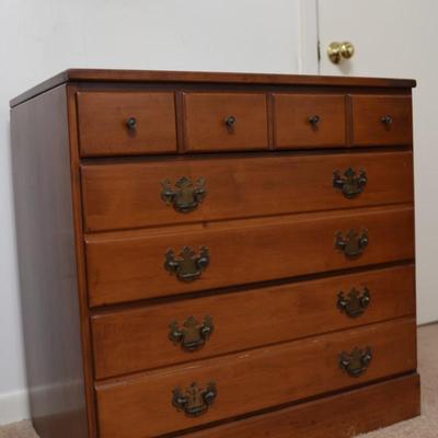 Vintage Thomasville Traditional Chest of Drawers