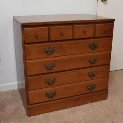 Vintage Thomasville Traditional Chest of Drawers