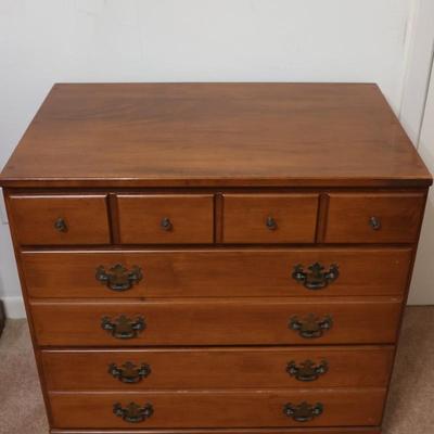 Vintage Thomasville Traditional Chest of Drawers